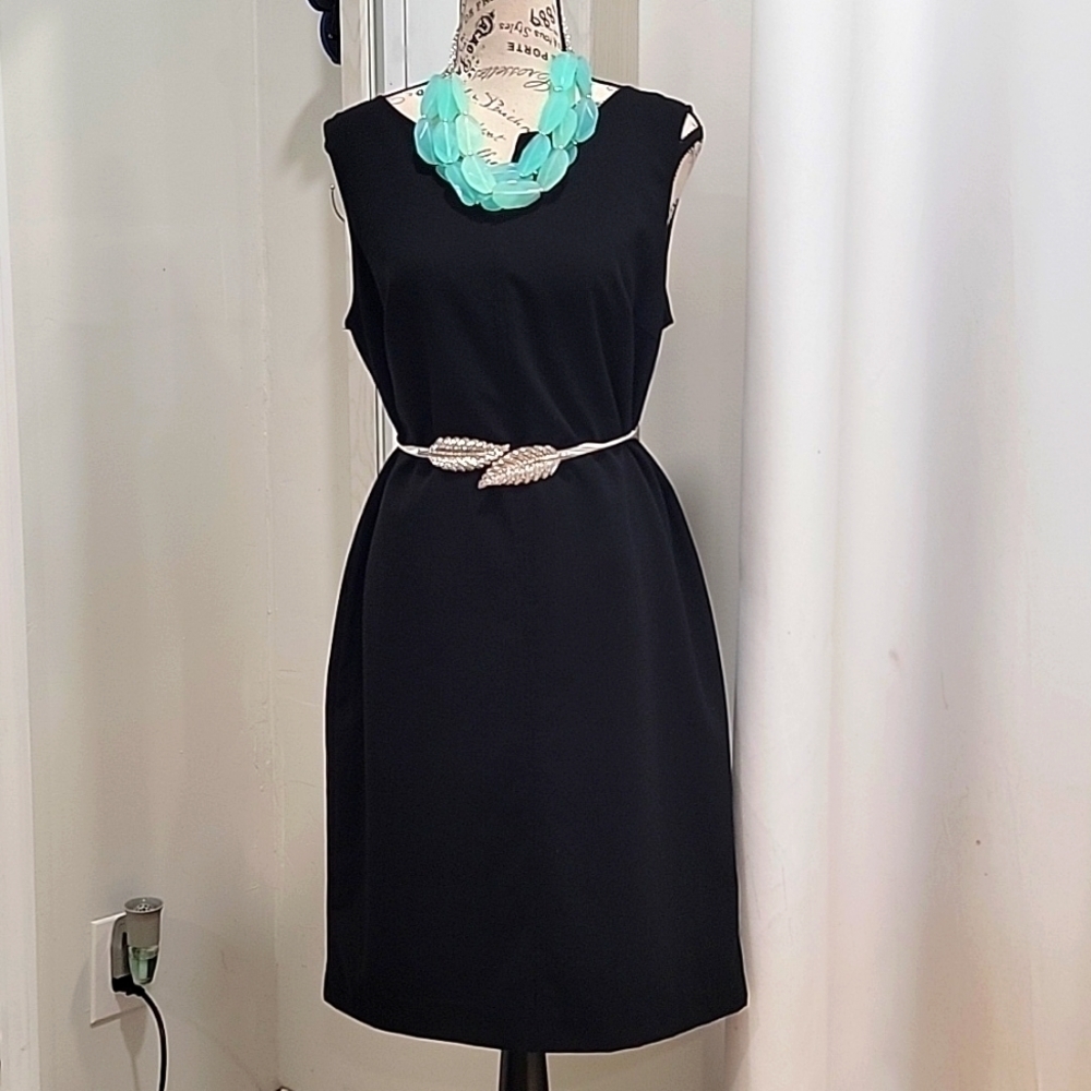 ✨️ 212 Collection Womans Black Sheath Dress 14. C110